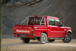 Mahindra GOA Pik-Up Plus   